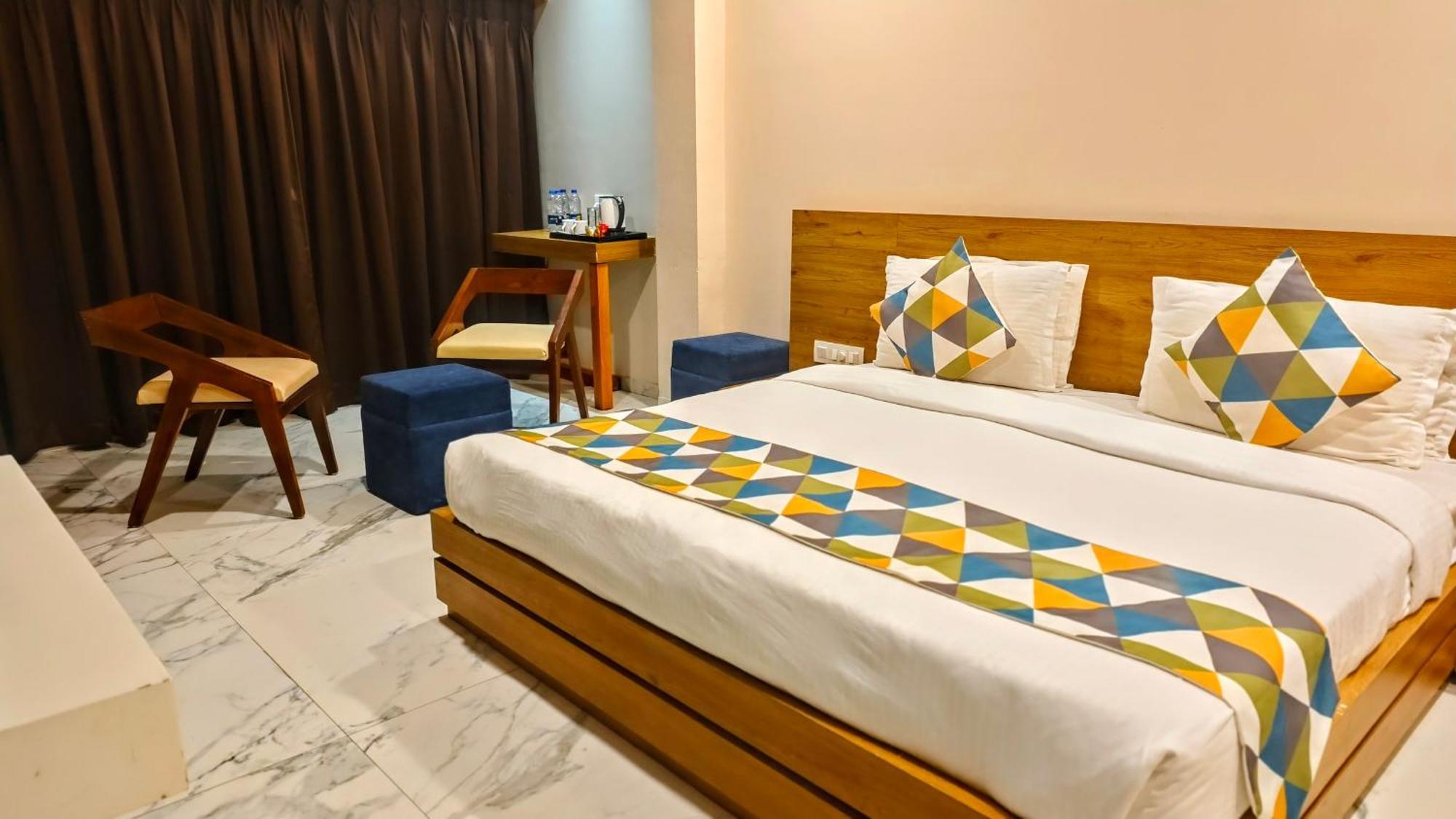 The Sky Imperial Unity Inn Garudeshwar المظهر الخارجي الصورة