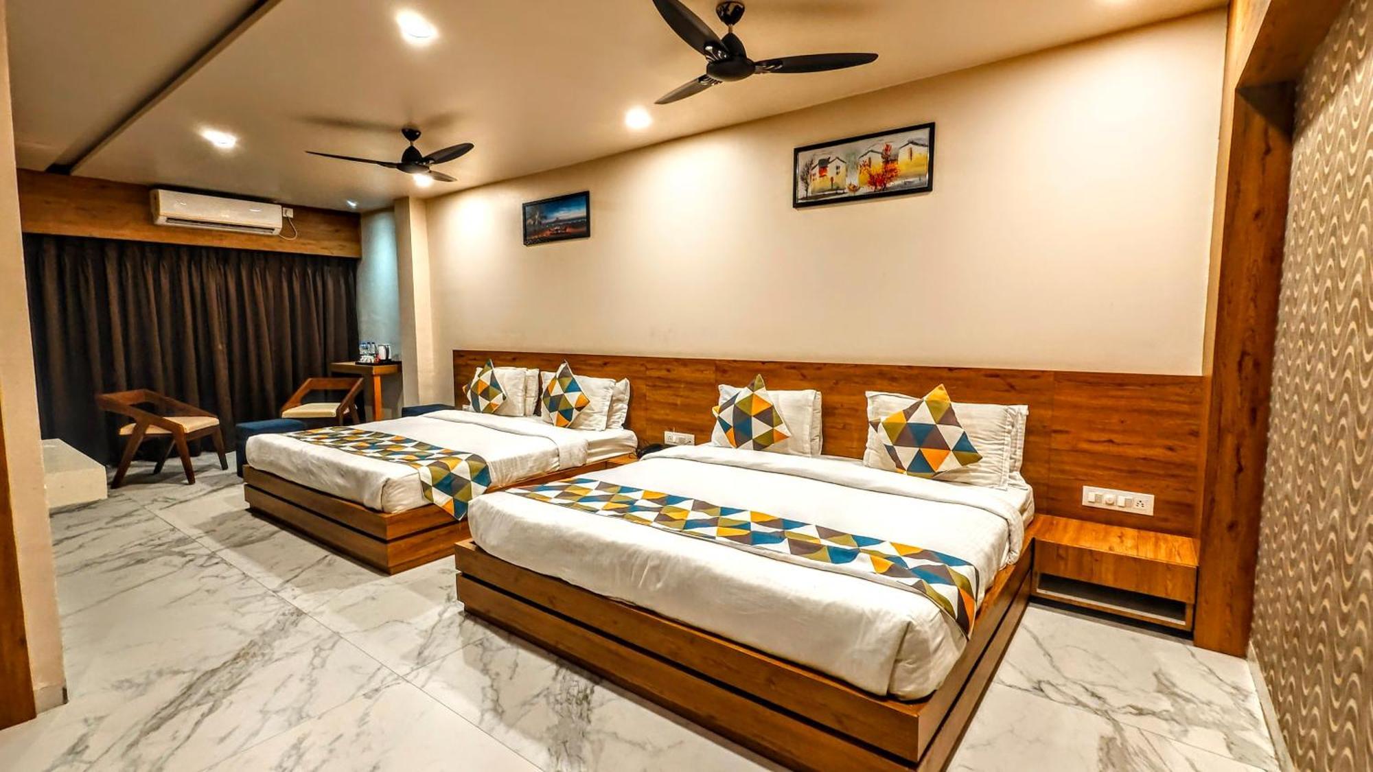 The Sky Imperial Unity Inn Garudeshwar المظهر الخارجي الصورة