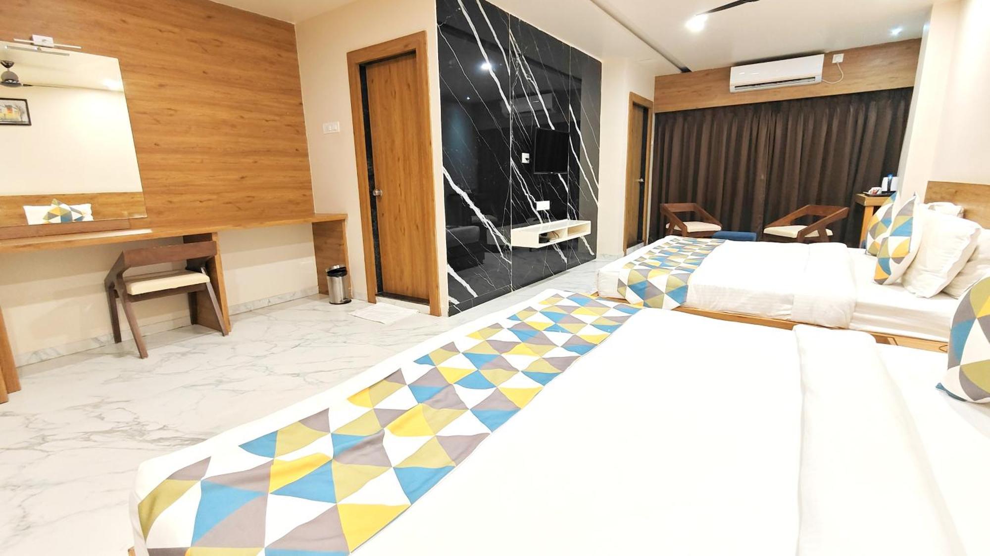 The Sky Imperial Unity Inn Garudeshwar المظهر الخارجي الصورة