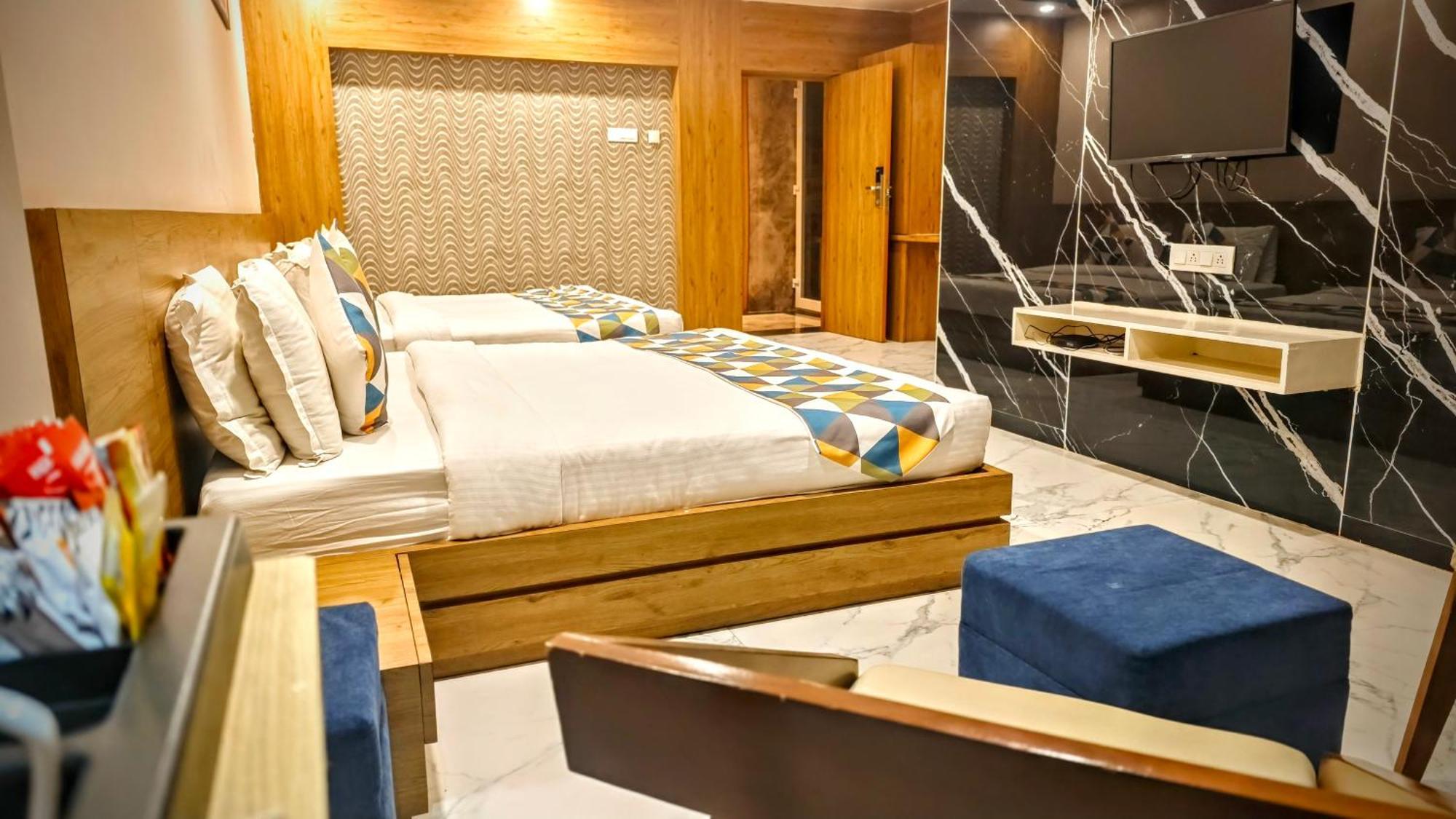 The Sky Imperial Unity Inn Garudeshwar المظهر الخارجي الصورة