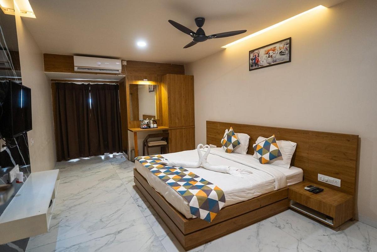 The Sky Imperial Unity Inn Garudeshwar المظهر الخارجي الصورة